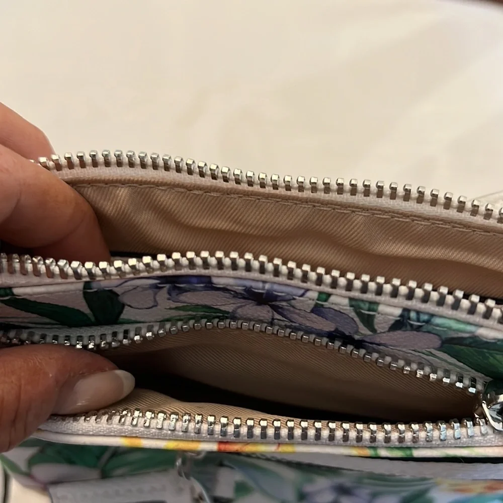 Dana Buchman Pretty Floral Crossbody in Excellent Condition